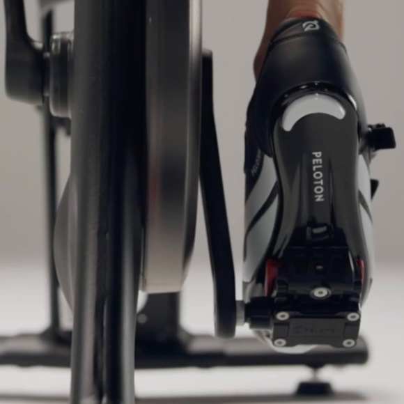 Peloton Black and Red Cycling Shoes - Picture 9 of 14